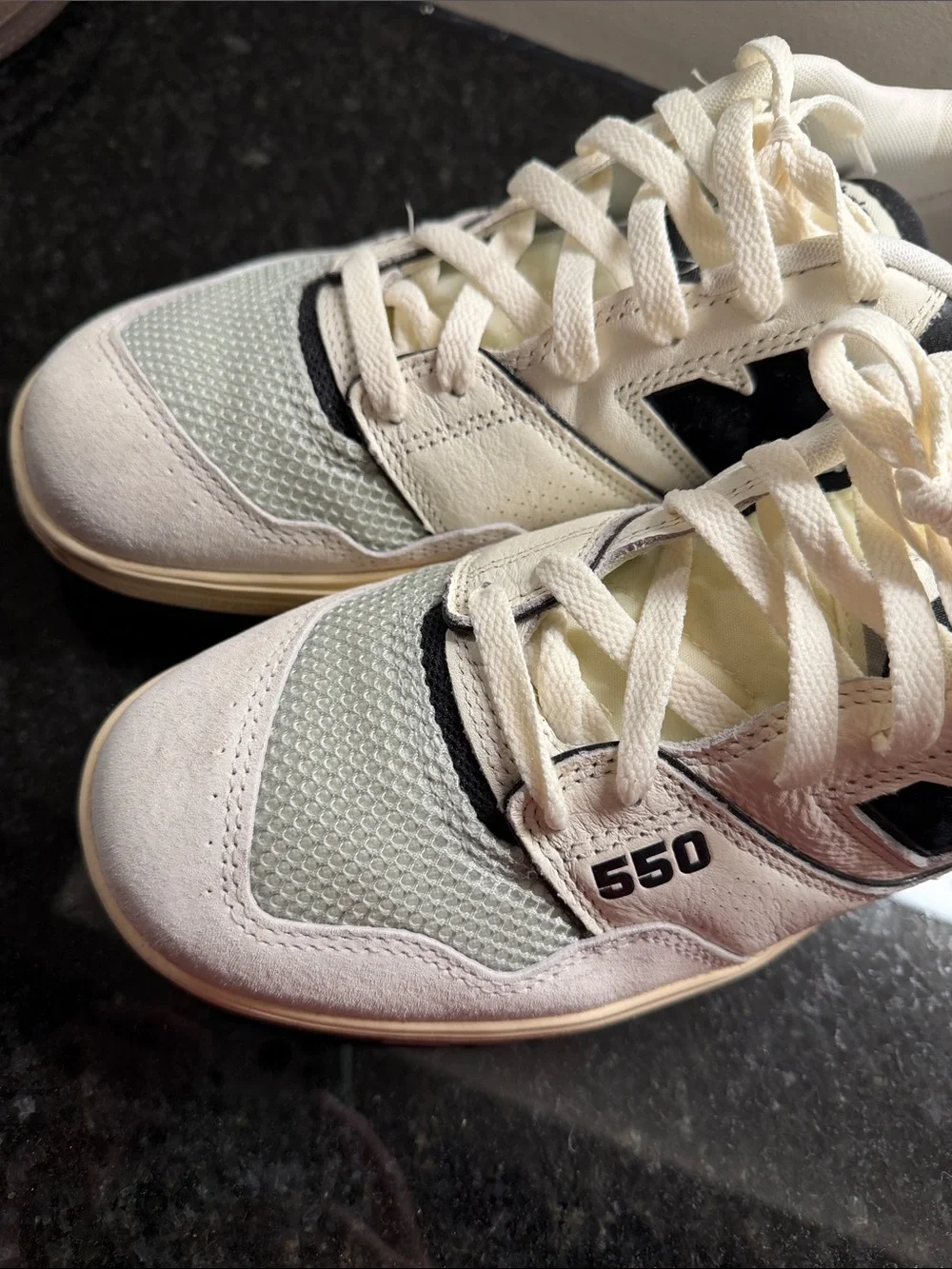 New Balance 550 Men’s White and Light Gray Sneakers size 12 - Picture 3 of 5